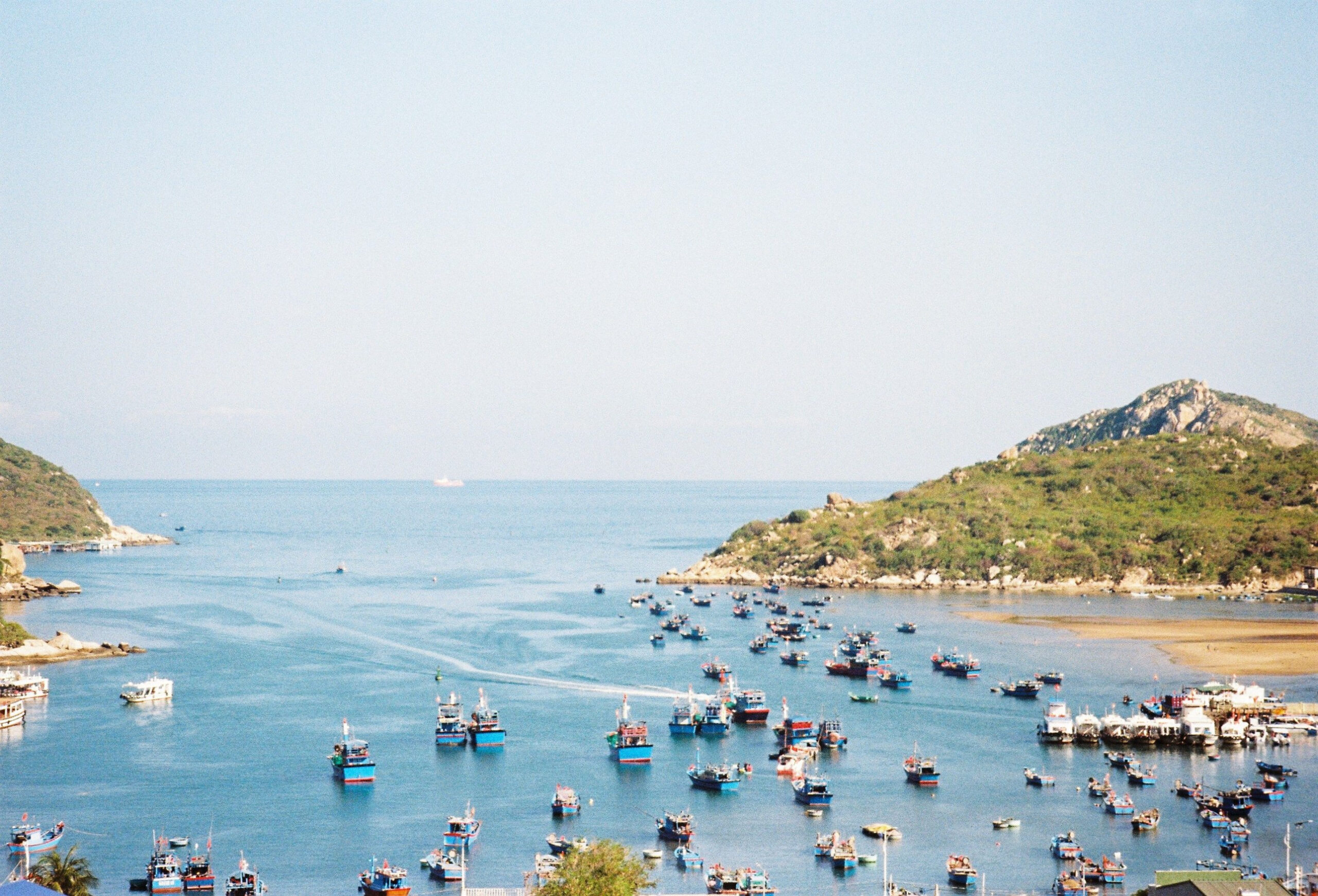 Tour Ninh Chữ 3 Ngày 2 Đêm: Biển Ninh Chữ – Hang Rái – Vườn Nho – Tháp Po Klong Garai