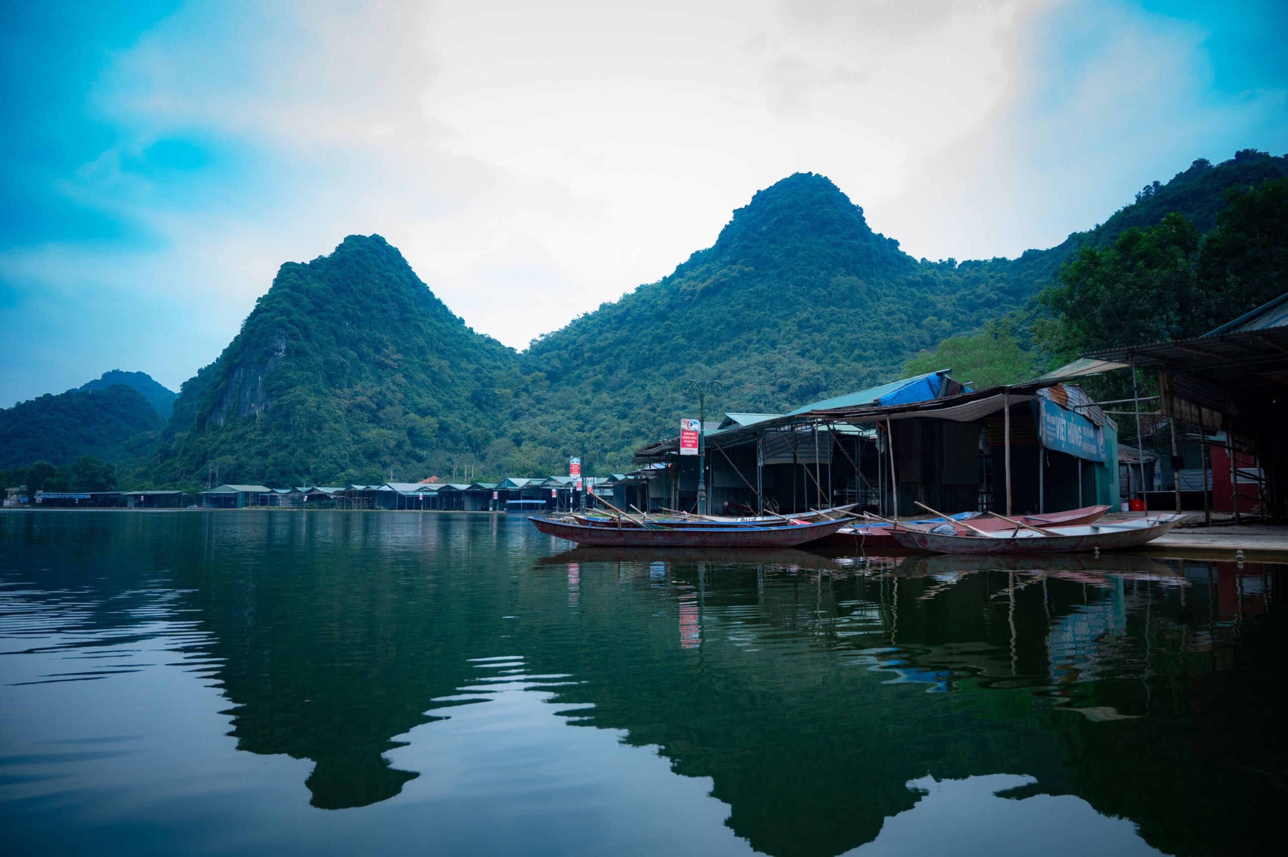 Tour Tây Bắc 7 Ngày 6 Đêm: Đền Hùng – Sa Pa – Điện Biên – Sơn La – Mộc Châu – Buffet Trên Fansipan