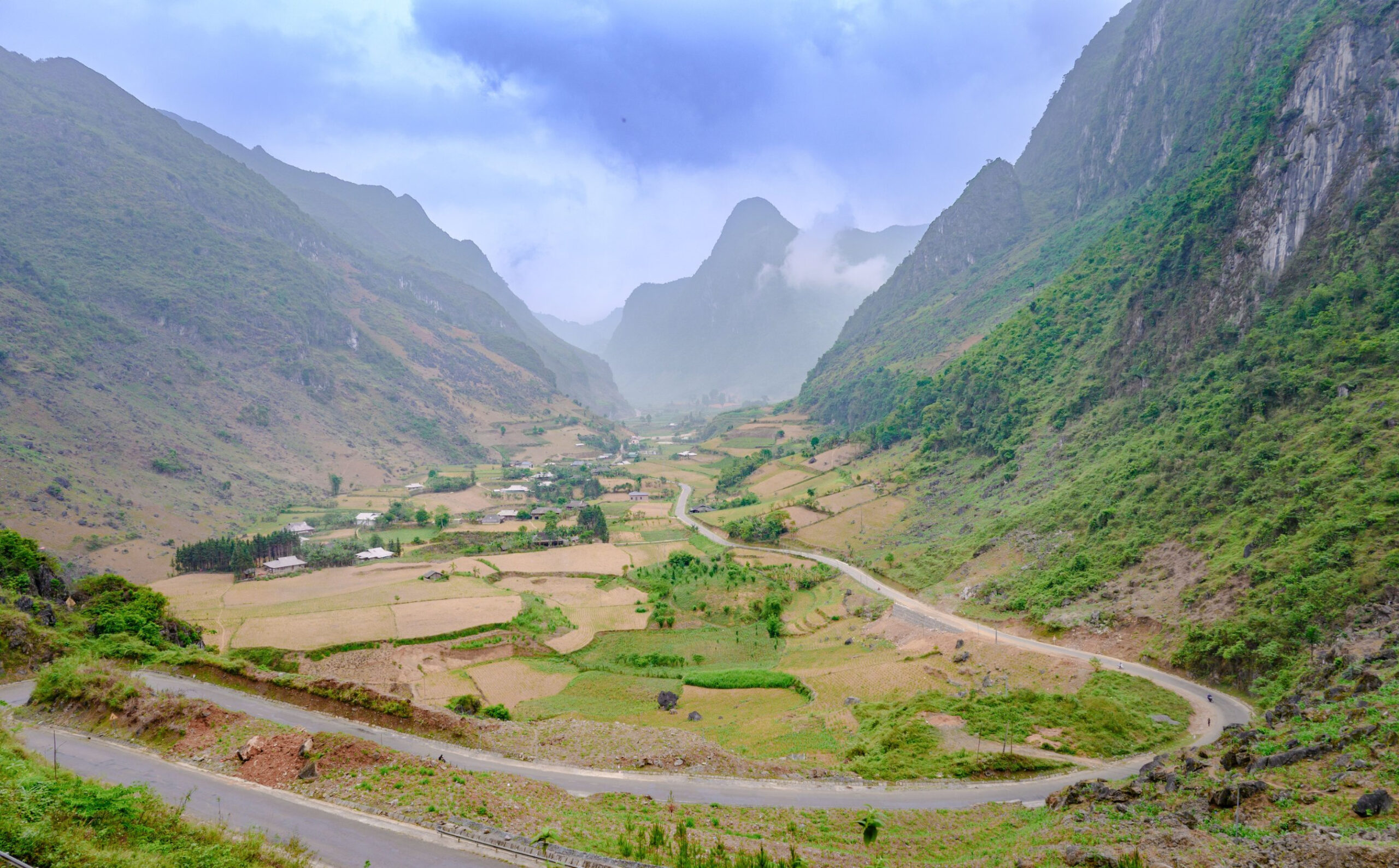 Tour Cao Bằng 4 Ngày 3 Đêm: Thác Bản Giốc – Động Ngườm Ngao – Pác Bó – Núi Mắt Thần