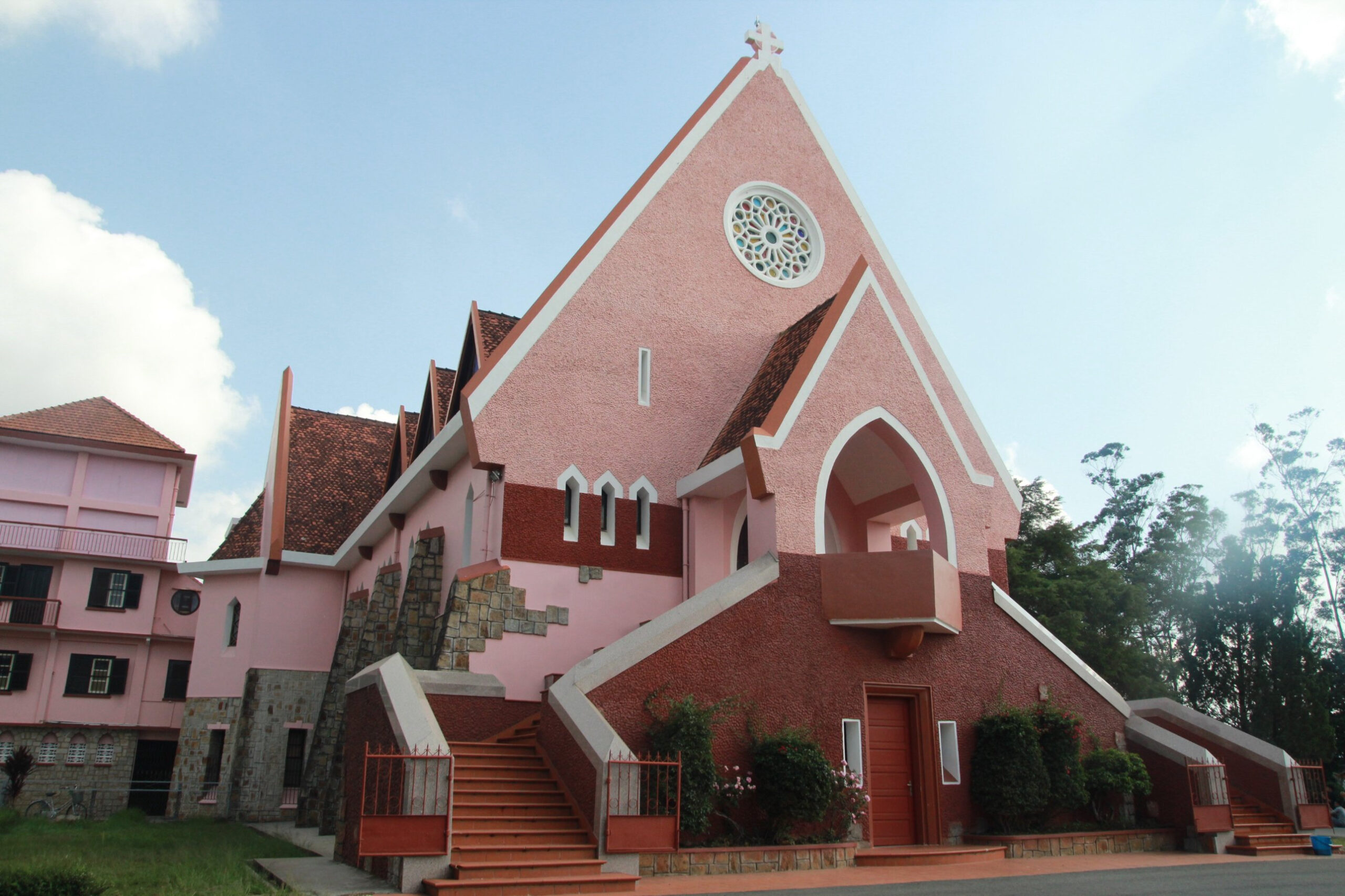 Tour Bảo Lộc – Đà Lạt 3 Ngày 2 Đêm: Đồi Chè Tâm Châu – Thác Dambri – Hồ Tuyền Lâm