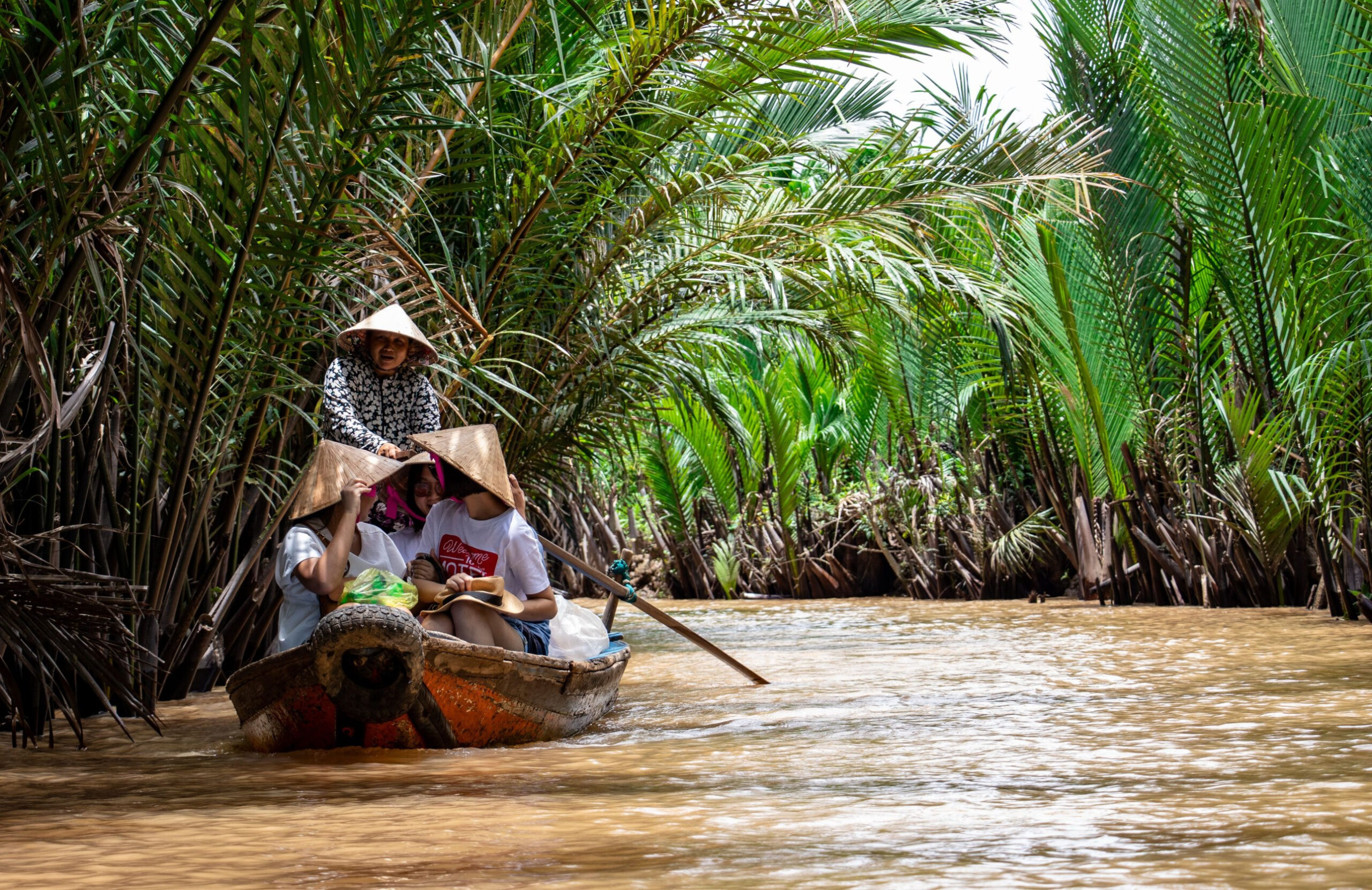 Tour Tiền Giang – Bến Tre 2 Ngày 1 Đêm: Chợ Nổi Cái Bè – Làng Cổ Đông Hòa Hiệp – Homestay Miệt Vườn