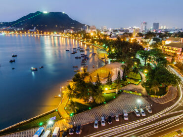 Tour Vũng Tàu 2 Ngày 1 Đêm: Biển Xanh – Tượng Chúa Kitô – Hải Đăng